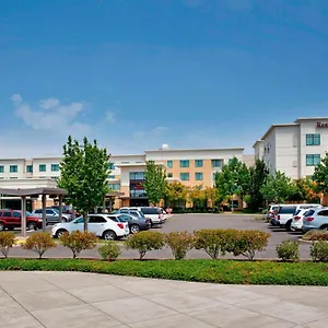 Отель By Marriott Airport At Cascade Station, Портленд
